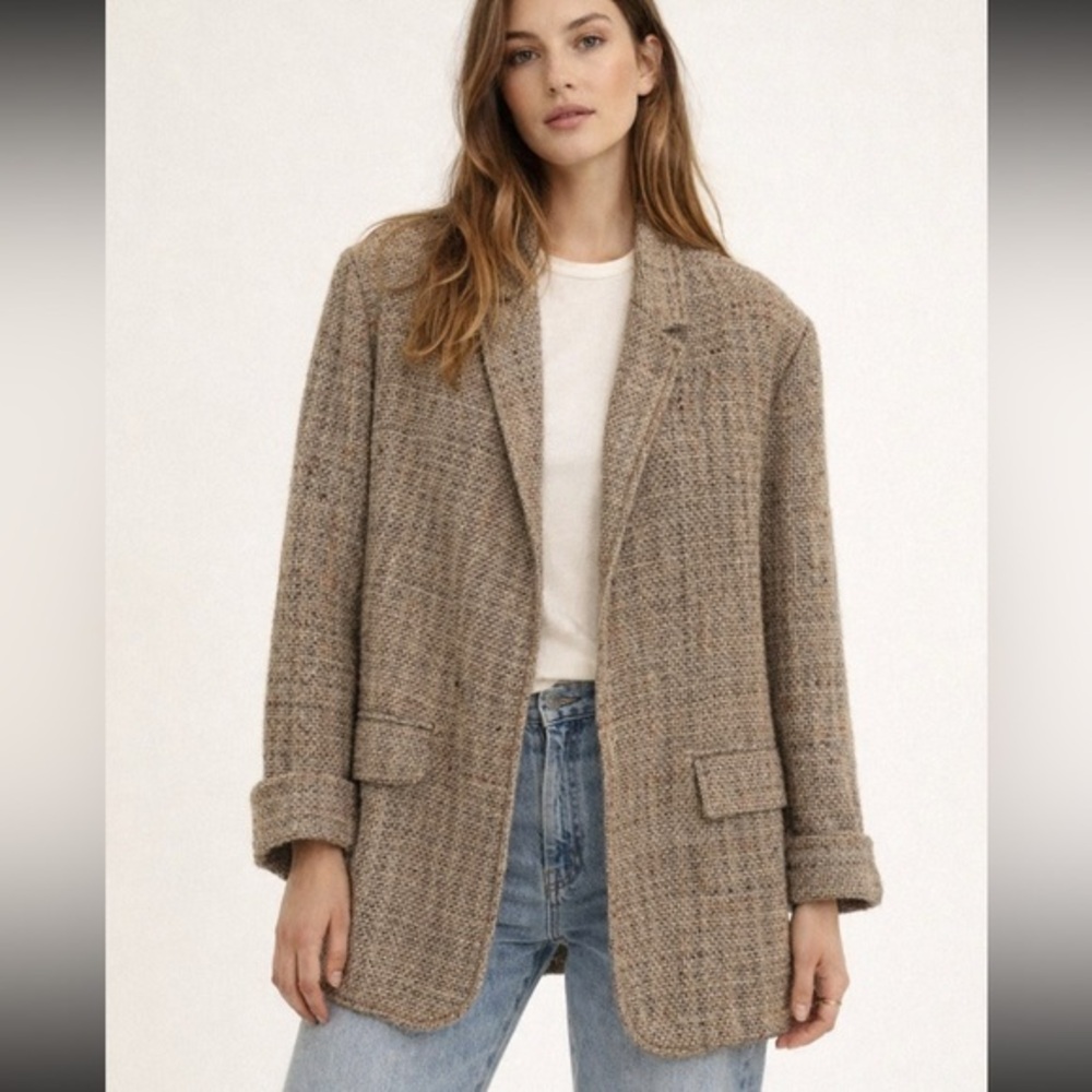 Vintage Rare 100 wool blazer - woman’s size 6/8 - 
Beautiful rare piece